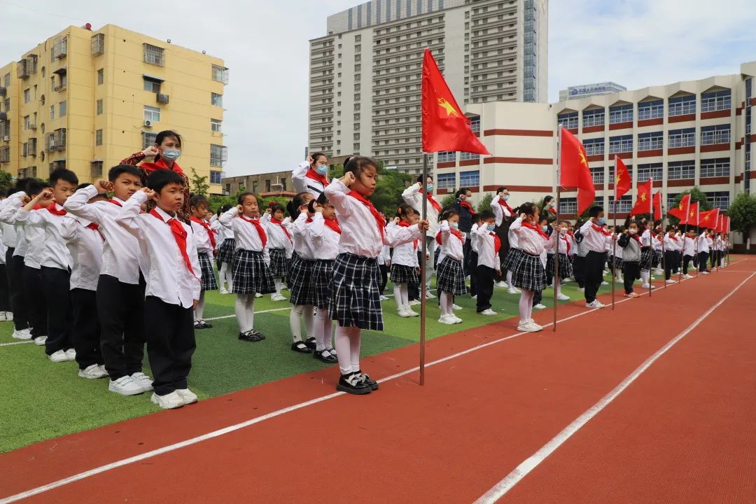 学习二十大 争做好队员(图2)