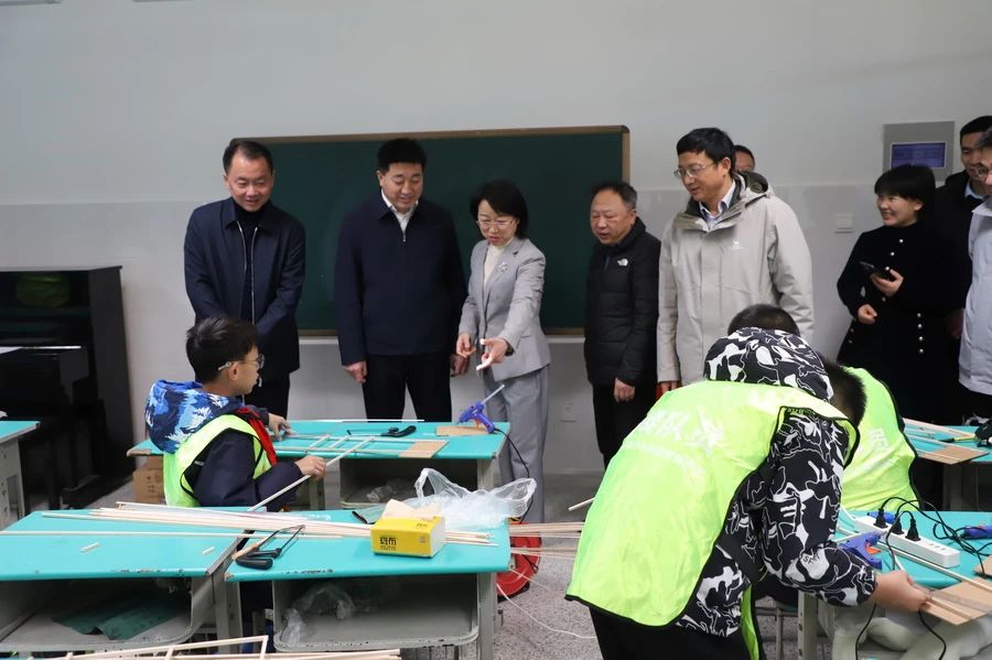 第三十届江苏省青少年科技模型大赛连云港市选拔赛启动仪式在我校举行(图12)