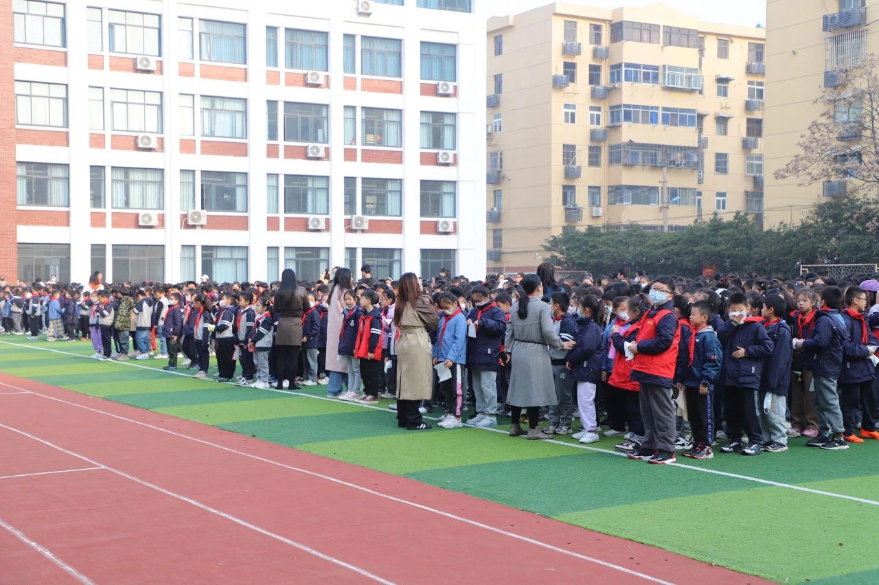 平安课堂（八）消防演练鸣警钟，筑牢校园“防火墙”(图4)